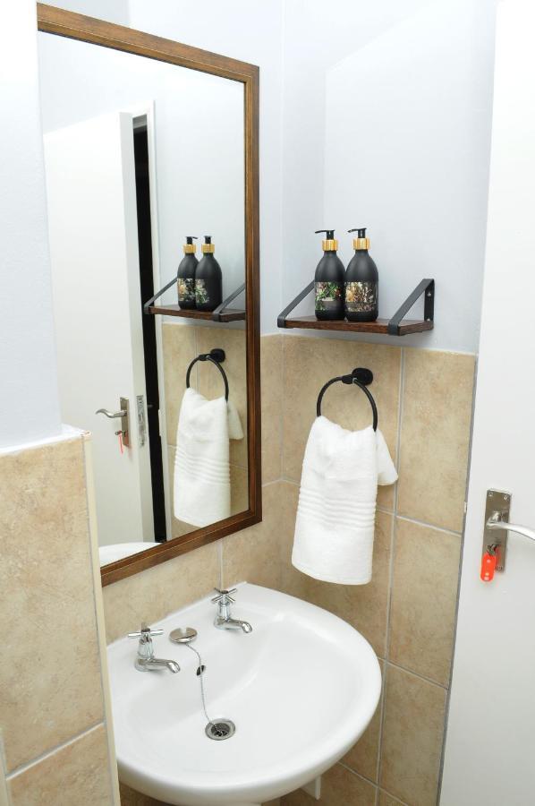 The Island Club Luxury 2 Bedroom Apartment Cape Town Bagian luar foto