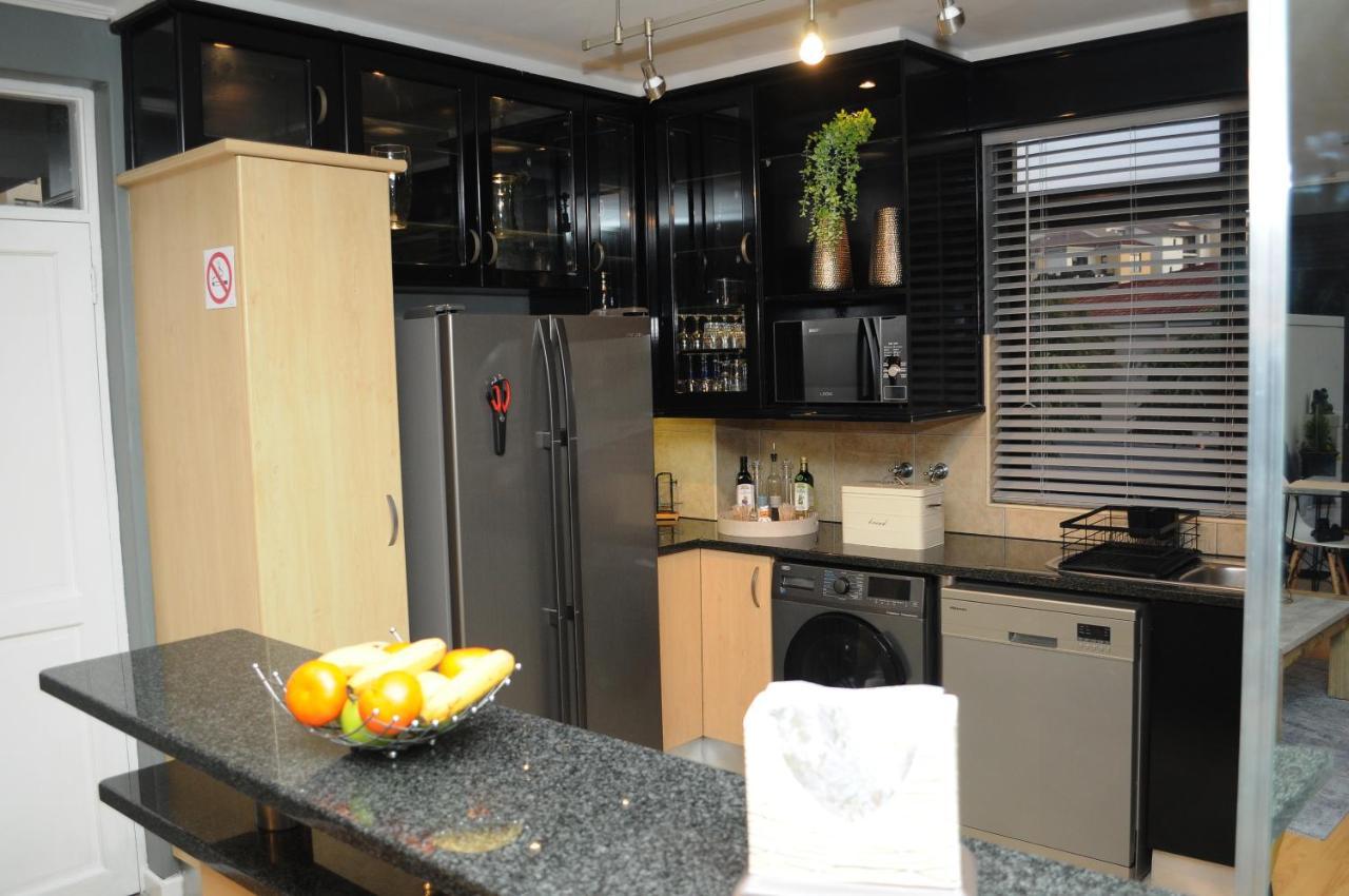 The Island Club Luxury 2 Bedroom Apartment Cape Town Bagian luar foto